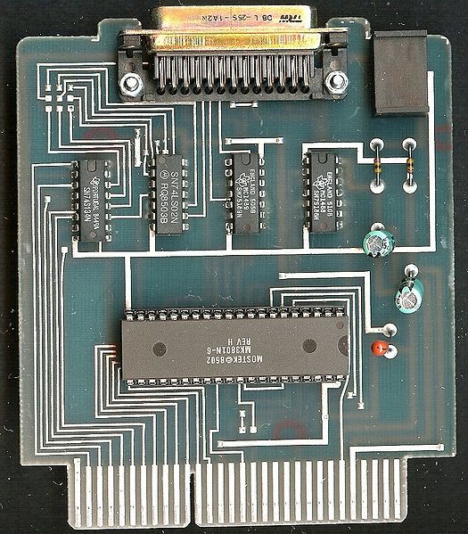 File:Terje Schneider RS232 PCB top.jpg