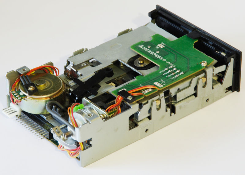 File:EME-150A BackLeftTop.jpg