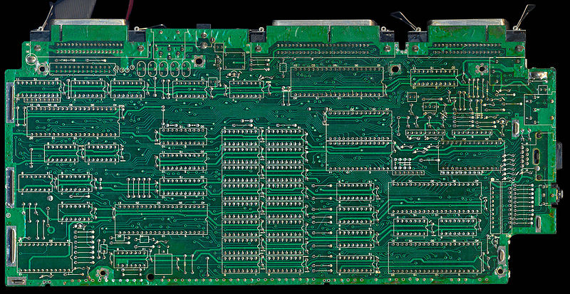 File:CPC6128 PCB Bottom (Z70290 MC0023G).jpg