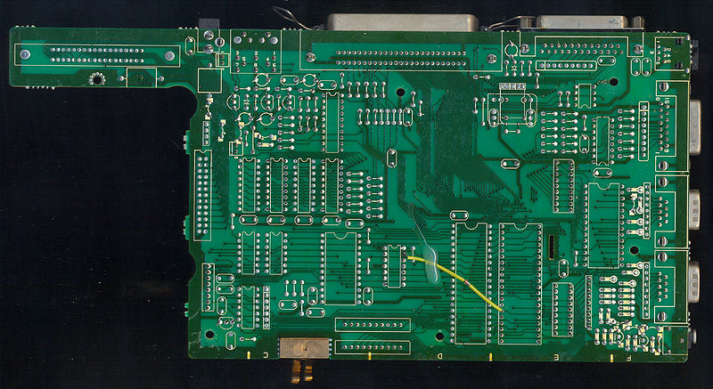 File:CPC464Plus MC0122B 2700-016P-3 PCB Bottom.jpg