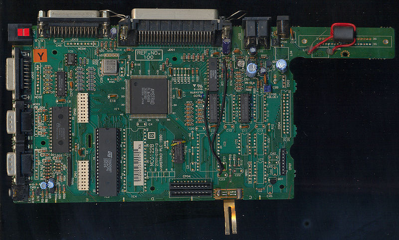 File:CPC464Plus MC0122B 2700-016P-3 PCB Top.jpg