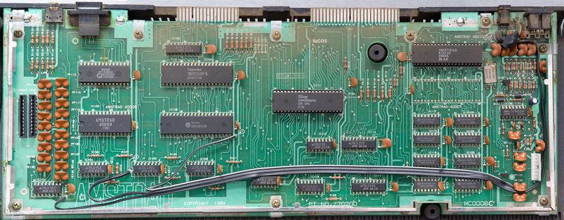 File:CPC464 PCB Top (Z70200 MC0008C).jpg
