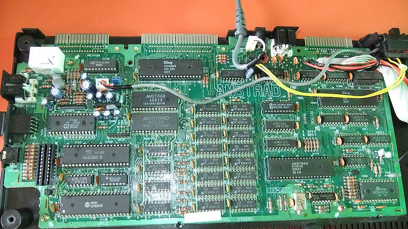 File:CPC6128 PCB Top (Z70290 MC0020C).jpg