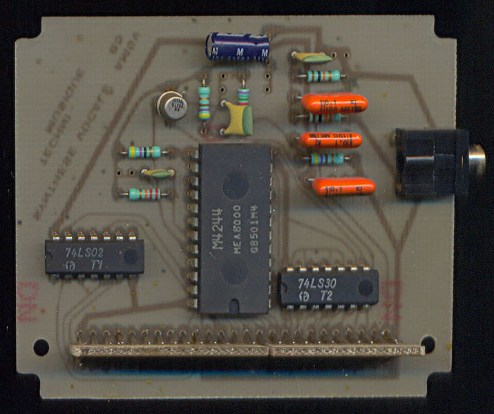 File:TechniMusique Synthetiseur Vocal PCB Top.jpg
