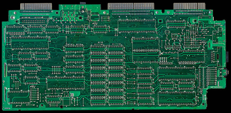 File:CPC6128 PCB Bottom (Z70290 MC0020I).jpg