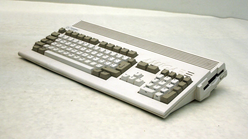 File:Amiga 1200.jpg