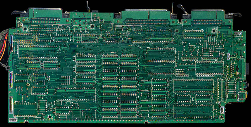 File:CPC6128 PCB Bottom (Z70290 MC0026B).jpg