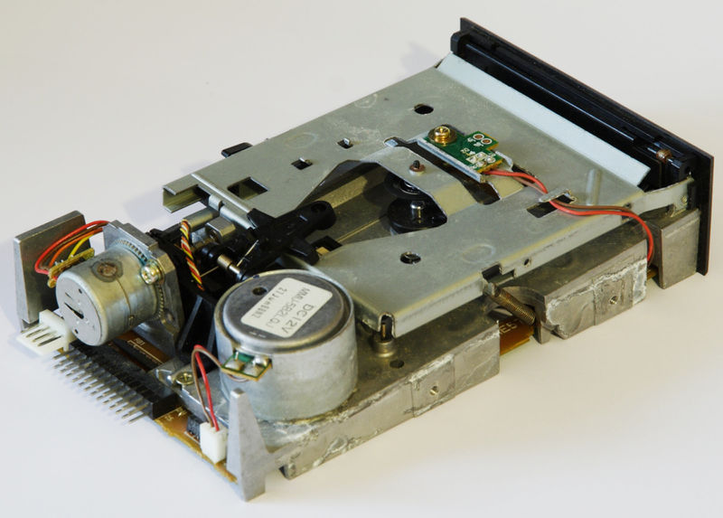File:EME-156V BackLeftTop.jpg