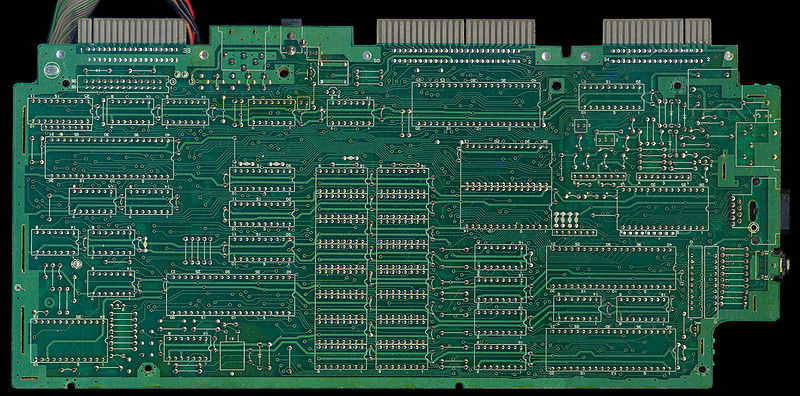 File:CPC6128 PCB Bottom (Z70290 MC0020A).jpg