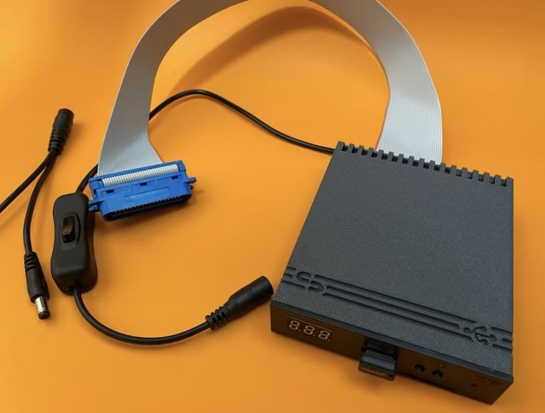 File:Gotek external.jpg